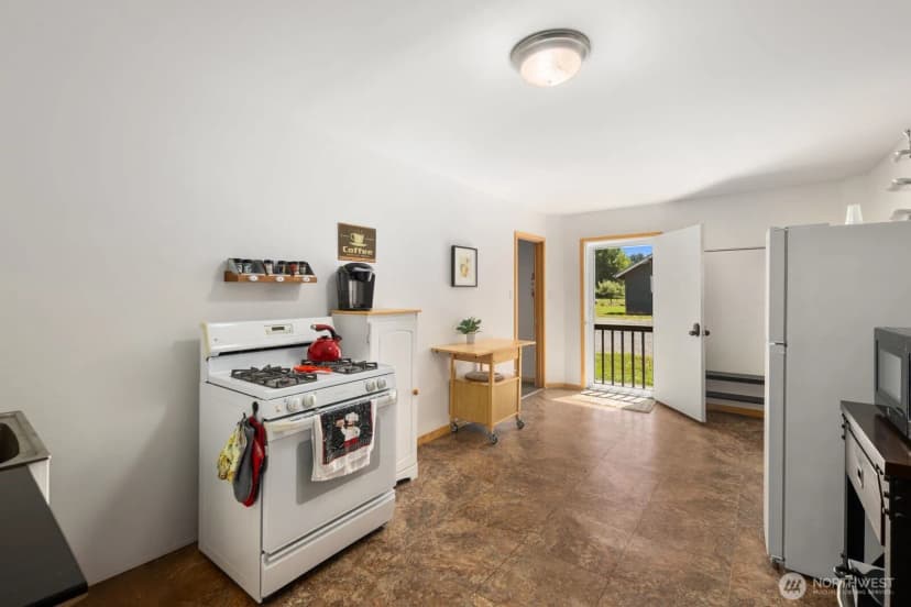Property photo for 25528 State Route 9 Ne, Arlington photo 21