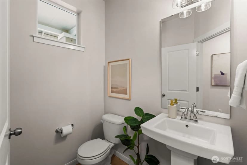 Property photo for 11220 Borgen Loop, Gig Harbor photo 4