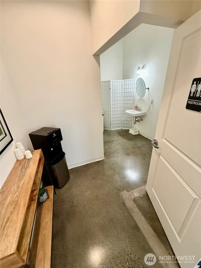 Property photo for 4752 41st Avenue Sw #a, Seattle photo 11