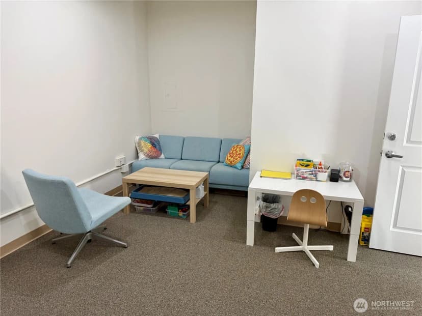 Property photo for 4752 41st Avenue Sw #a, Seattle photo 24