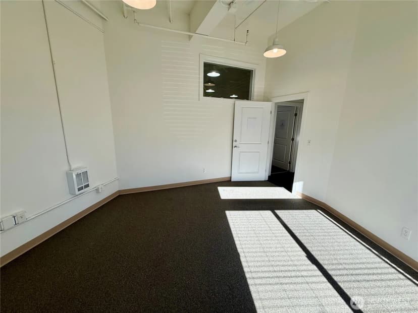 Property photo for 4752 41st Avenue Sw #a, Seattle photo 27