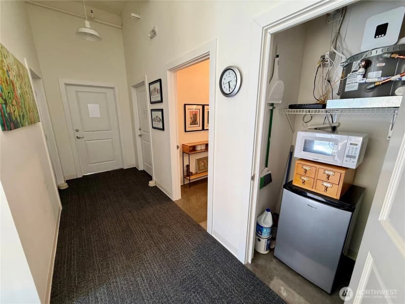 Property photo for 4752 41st Avenue Sw #a, Seattle photo 8