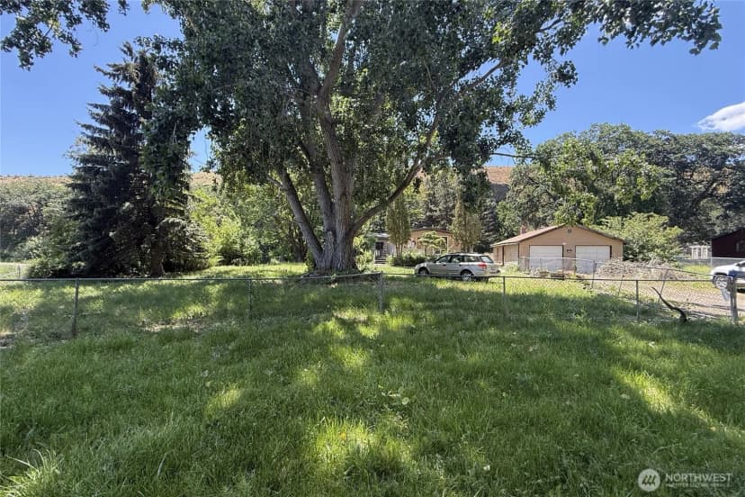 Property photo for 20 E Tampico Park Road, Yakima photo 18