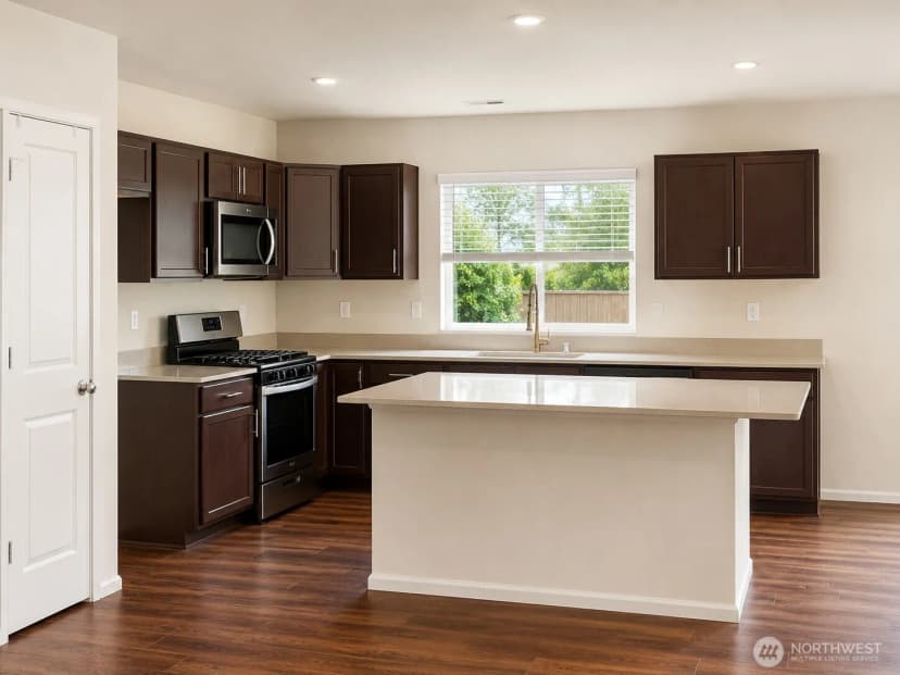 Property photo for 9135 Silverspot Drive Se, Tumwater photo 7