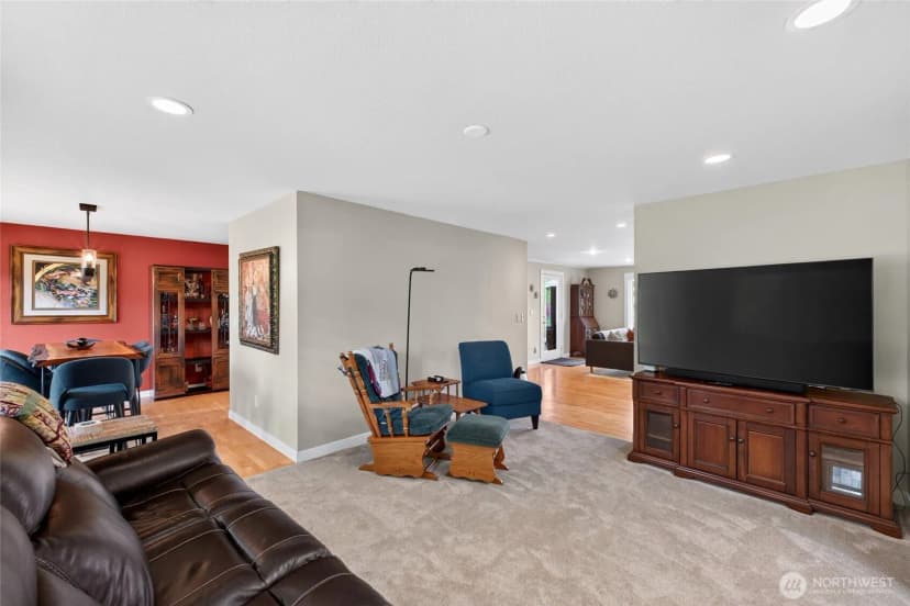 Property photo for 10104 Se 268th Street, Kent photo 11