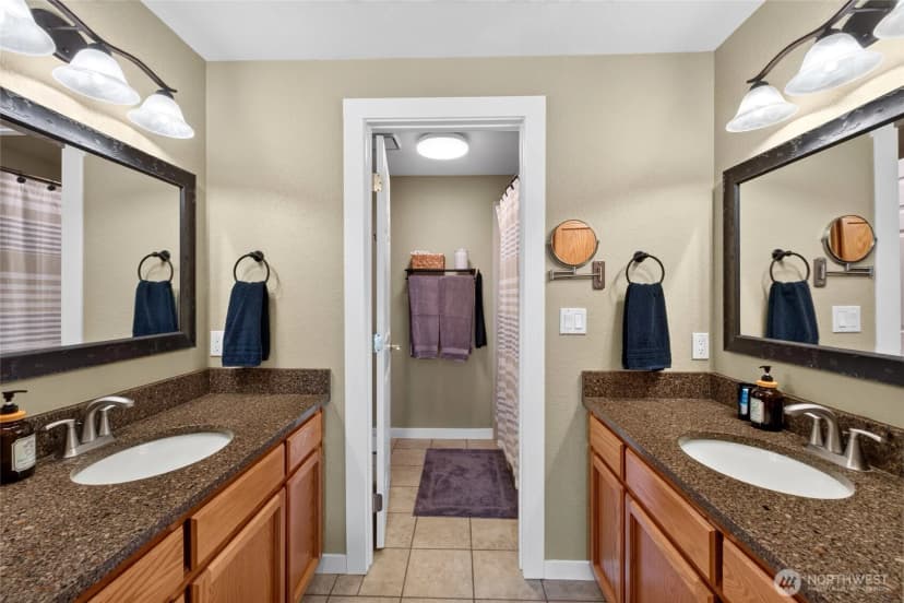 Property photo for 10104 Se 268th Street, Kent photo 25