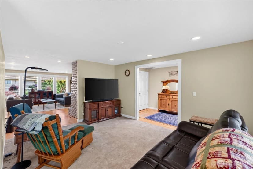 Property photo for 10104 Se 268th Street, Kent photo 12