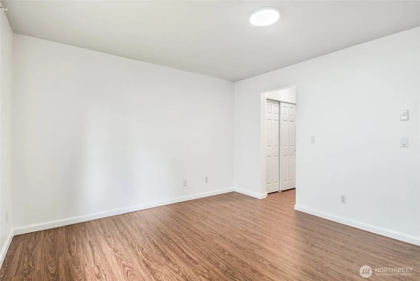 Property photo for 12037 100th Avenue Ne #206, Kirkland photo 6