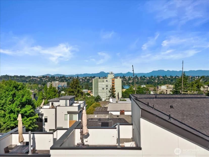 Property photo for 911 Ne 70th Street #c, Seattle photo 24