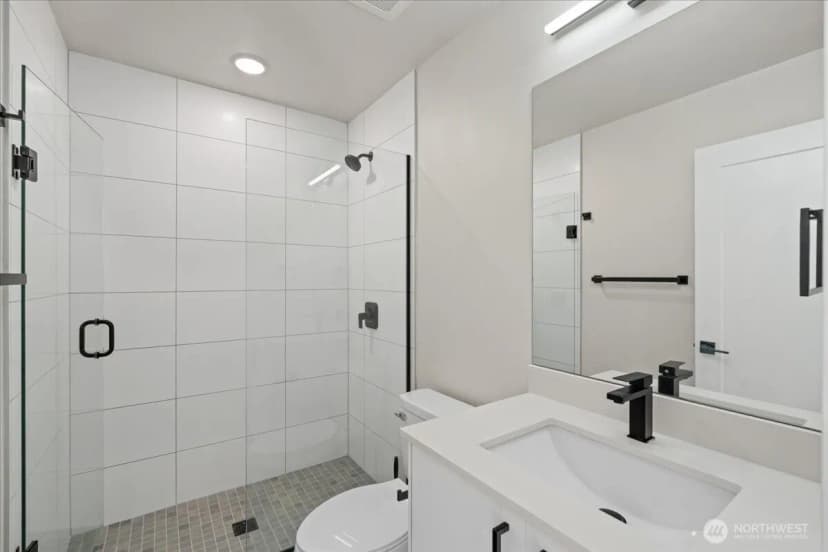 Property photo for 911 Ne 70th Street #c, Seattle photo 18