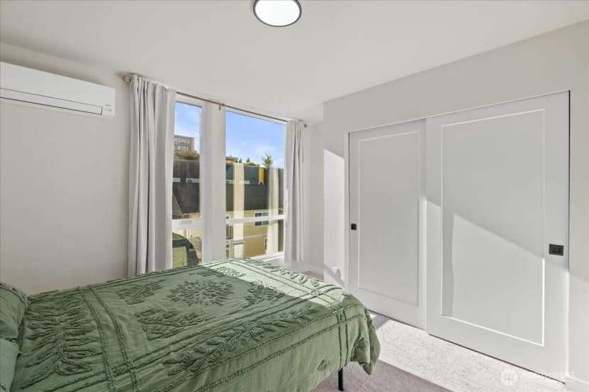 Property photo for 911 Ne 70th Street #c, Seattle photo 17