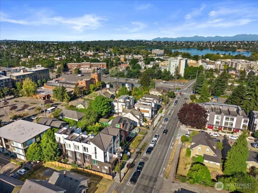 Property photo for 911 Ne 70th Street #c, Seattle photo 26