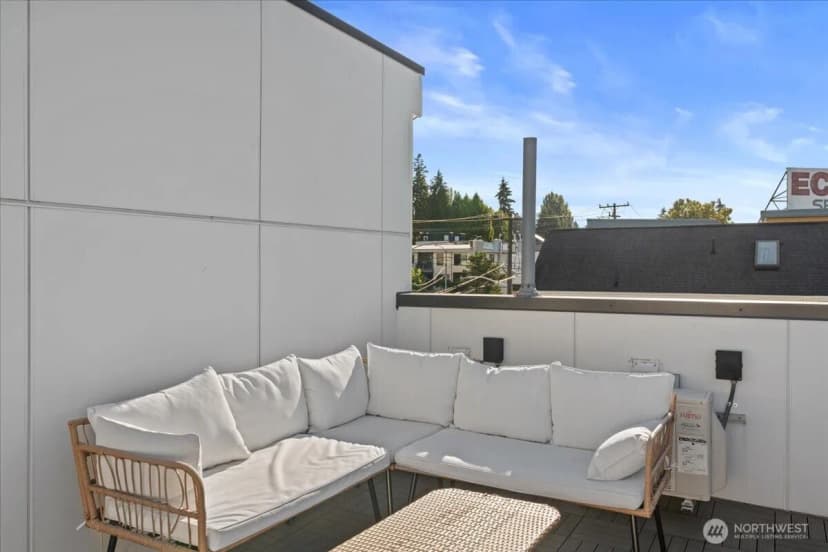 Property photo for 911 Ne 70th Street #c, Seattle photo 22