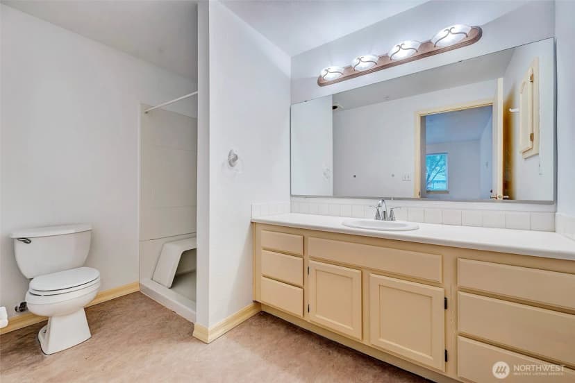 Property photo for 1001 W Casino Road #a103, Everett photo 14