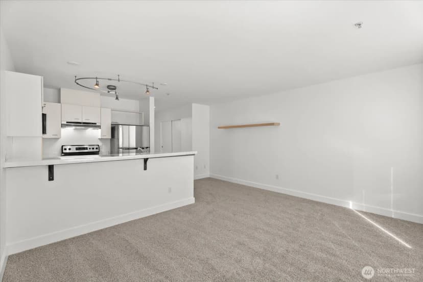 Property photo for 2440 Western Avenue #517, Seattle photo 7