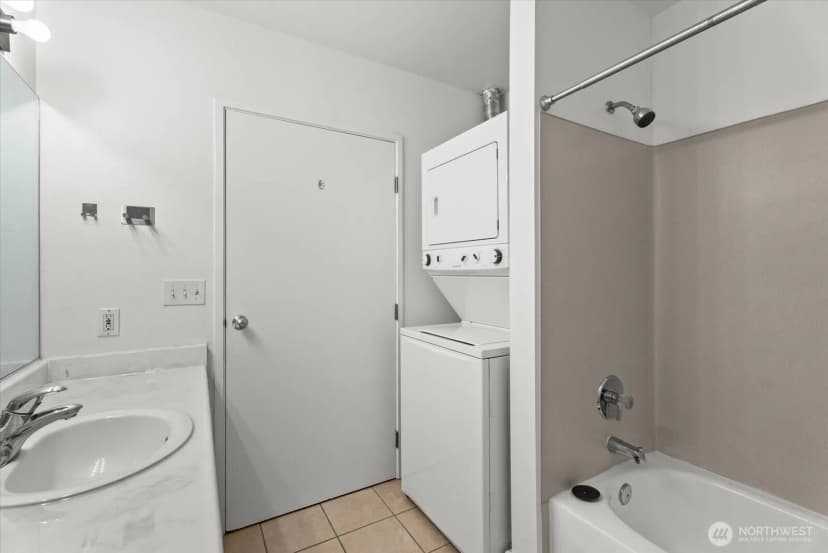 Property photo for 2440 Western Avenue #517, Seattle photo 17