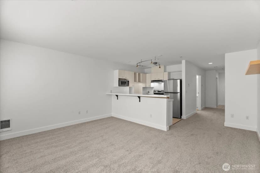 Property photo for 2440 Western Avenue #517, Seattle photo 5