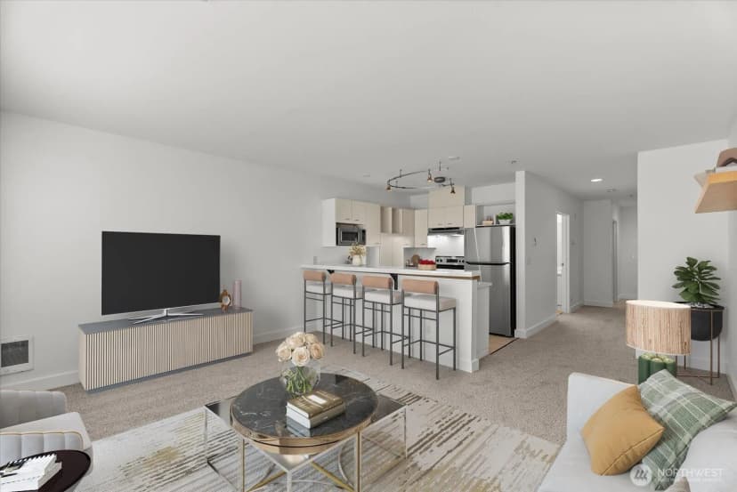 Property photo for 2440 Western Avenue #517, Seattle photo 4