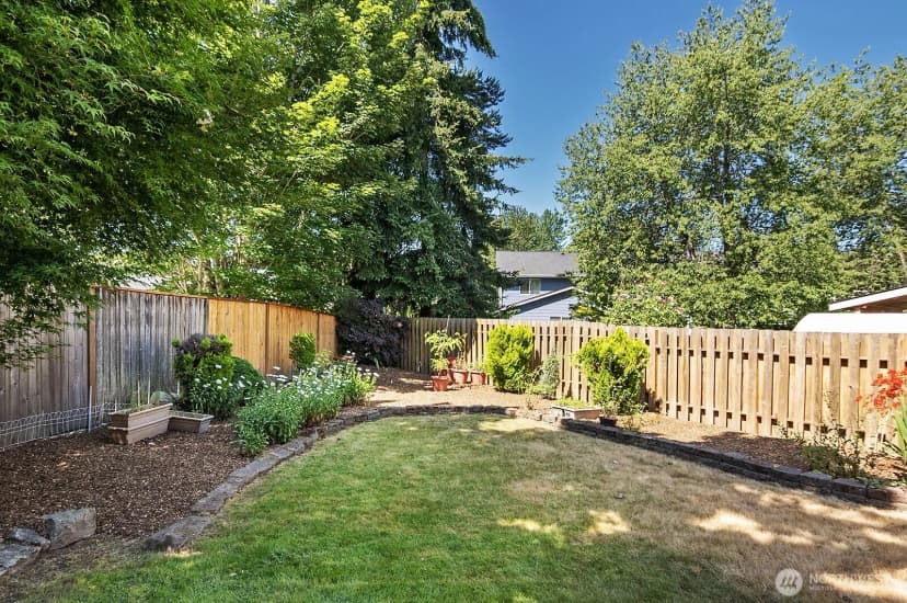 Property photo for 4313 Ne 6th Court, Renton photo 28