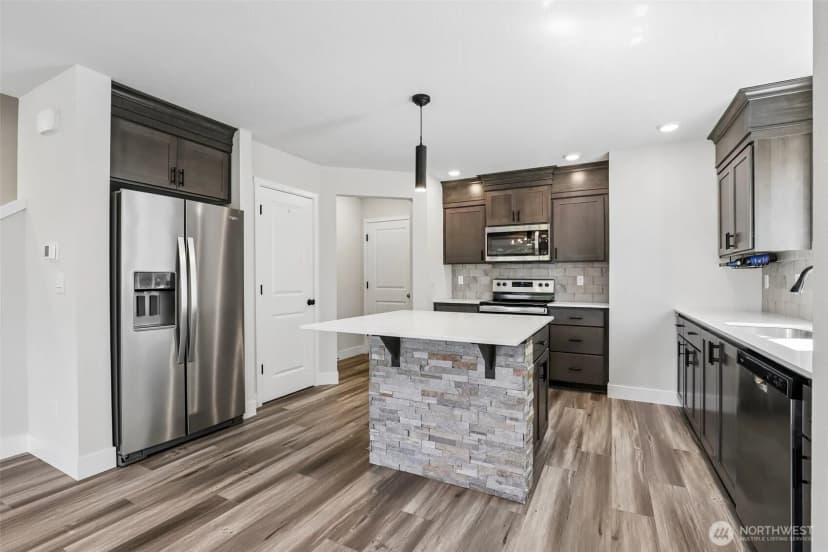 Property photo for 922 Nw 175th Street, Ridgefield photo 10