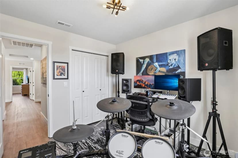 Property photo for 922 Nw 175th Street, Ridgefield photo 30