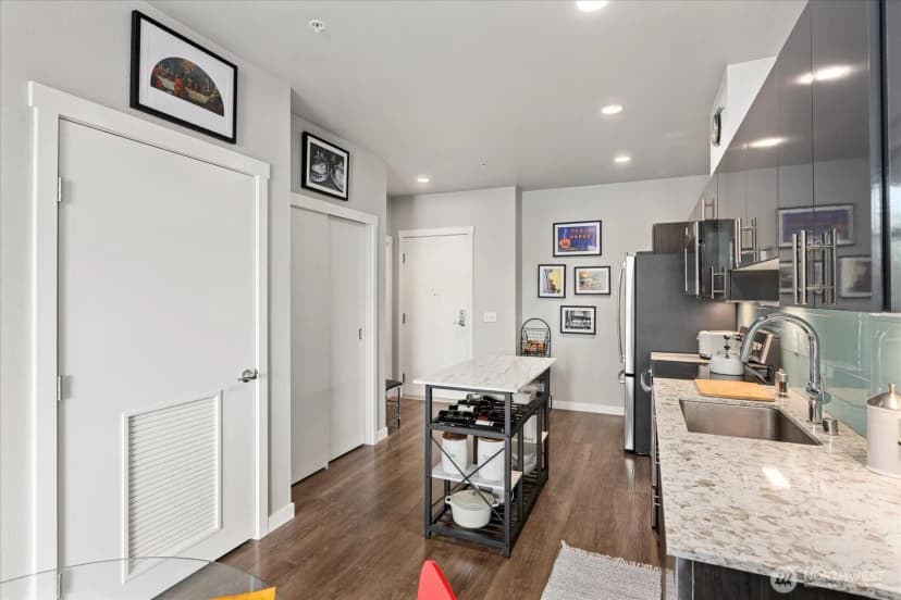 Property photo for 1085 103rd Avenue Ne ##311, Bellevue photo 4