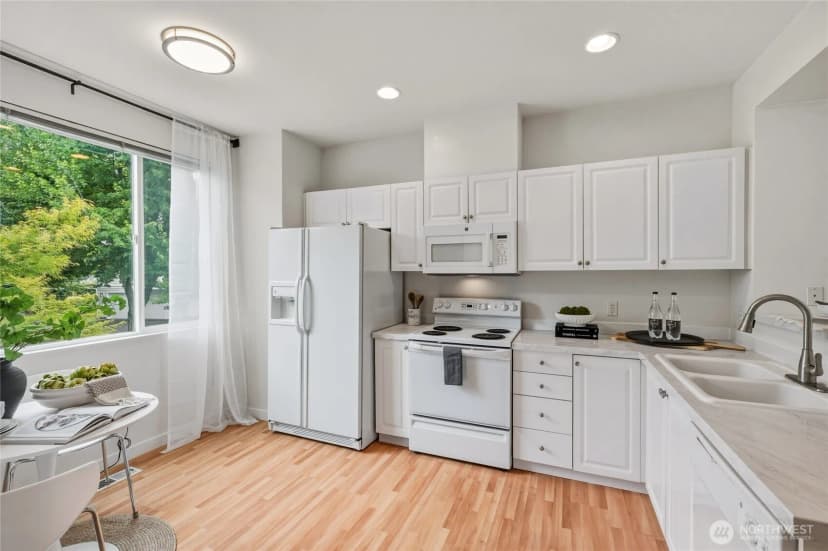 Property photo for 16227 119th Place Ne, Bothell photo 4