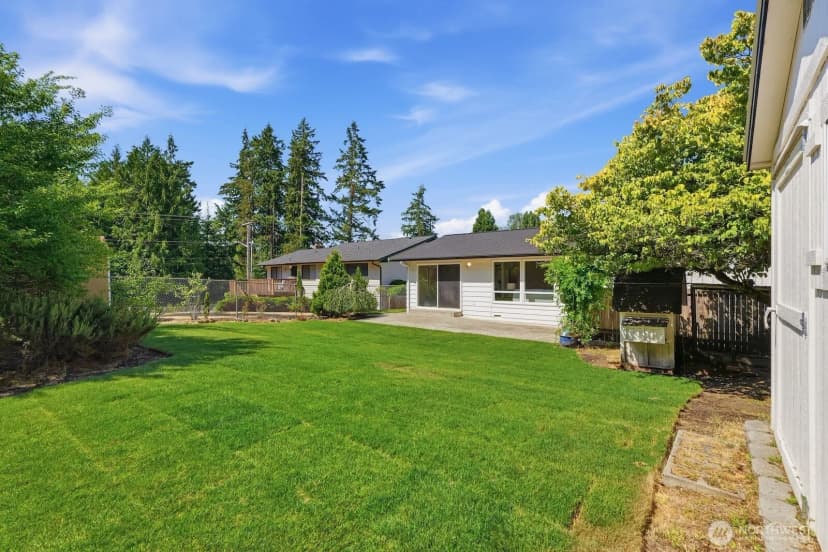 Property photo for 1438 159th Avenue Se, Bellevue photo 17