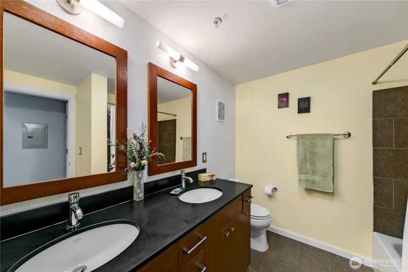 Property photo for 76 Cedar Street #603, Seattle photo 10