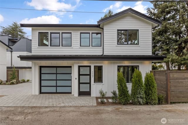 Property photo for 117 Nw 112th Street, Seattle photo 2