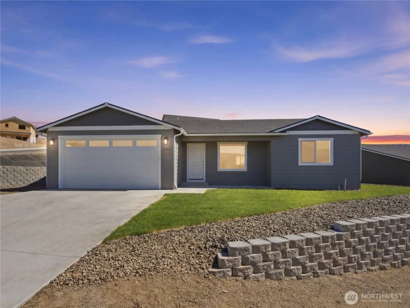 Property photo for 1975 N May Court, East Wenatchee