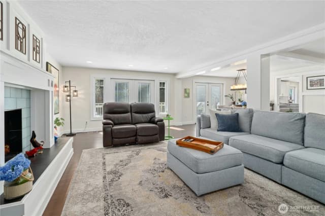 Property photo for 1171 Sycamore Drive Se, Issaquah photo 5
