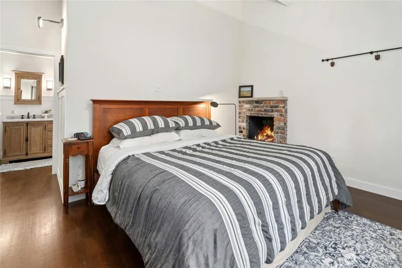 Property photo for 1171 Sycamore Drive Se, Issaquah photo 19
