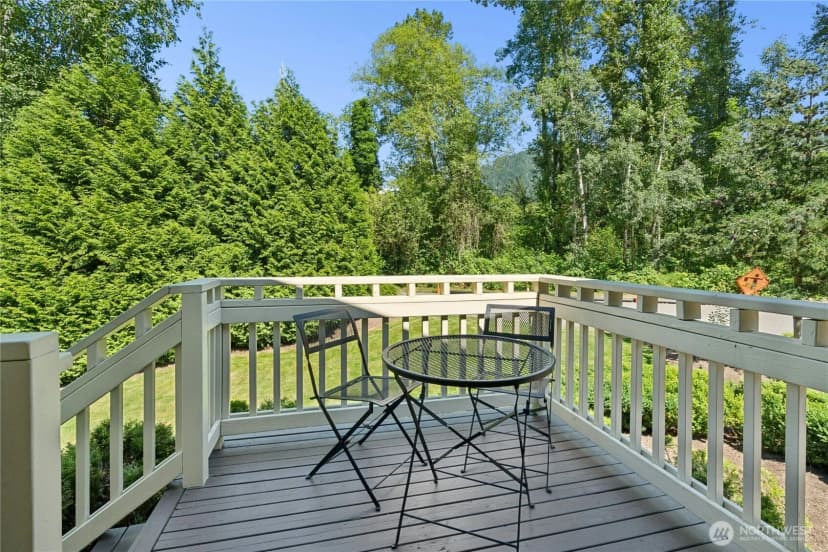 Property photo for 1171 Sycamore Drive Se, Issaquah photo 26