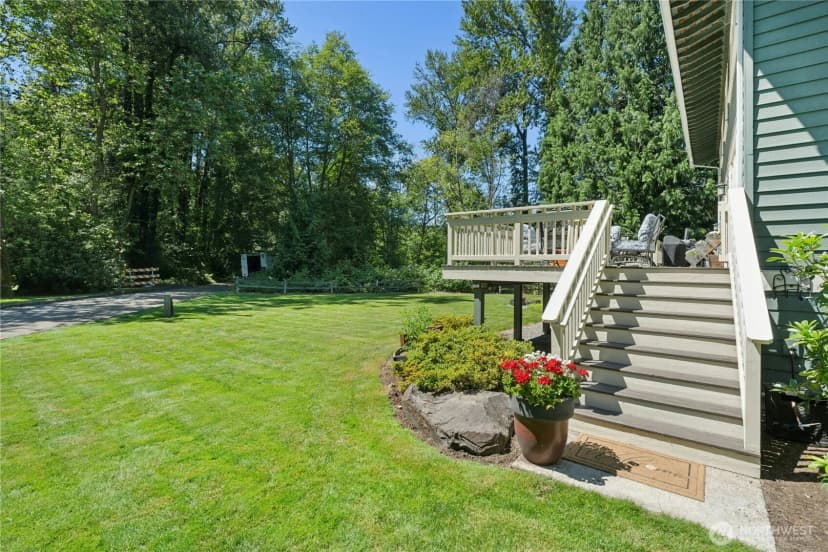 Property photo for 1171 Sycamore Drive Se, Issaquah photo 29