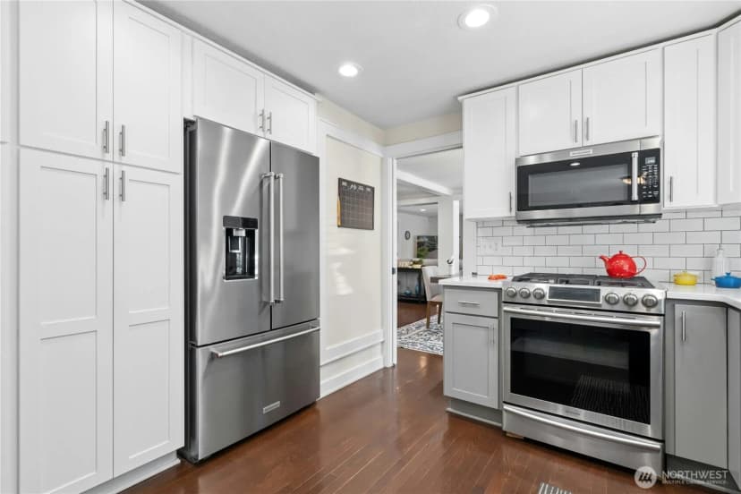 Property photo for 1171 Sycamore Drive Se, Issaquah photo 11