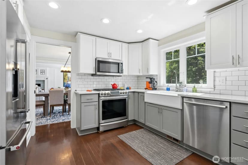 Property photo for 1171 Sycamore Drive Se, Issaquah photo 10