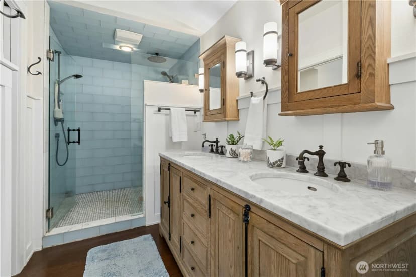 Property photo for 1171 Sycamore Drive Se, Issaquah photo 20