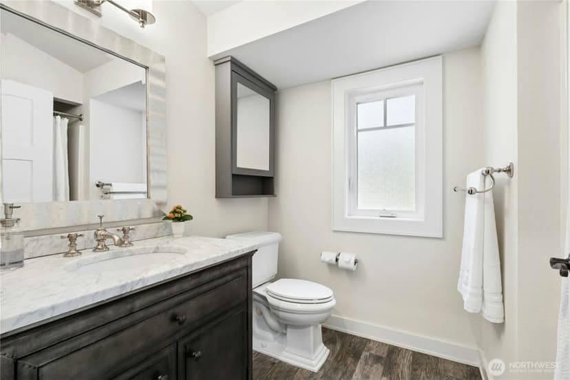 Property photo for 1171 Sycamore Drive Se, Issaquah photo 15