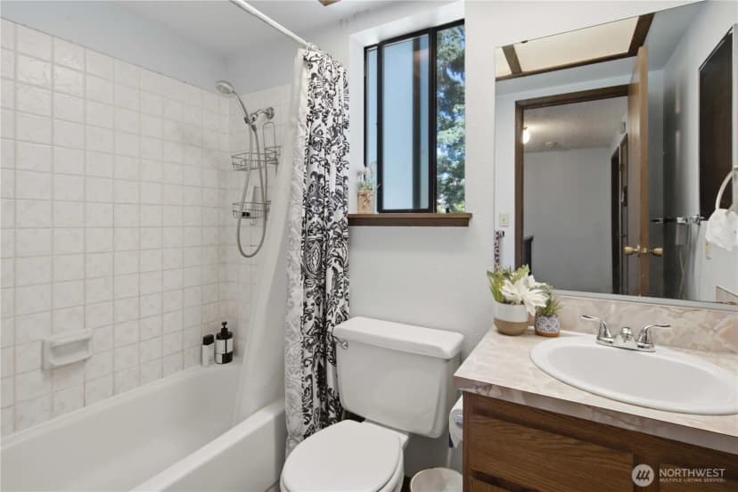Property photo for 3706 S 255th Place, Kent photo 12