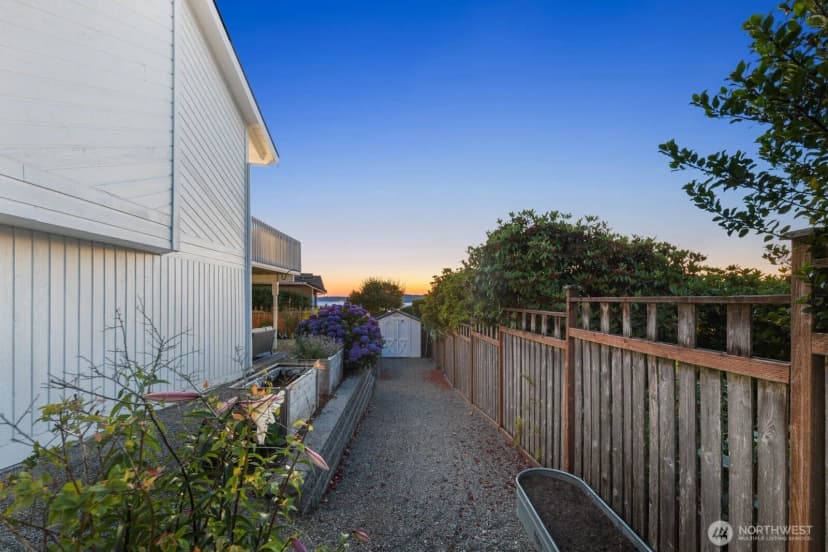 Property photo for 9929 76th Street Sw, Lakewood photo 33