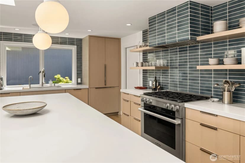 Property photo for 1514 Shenandoah Drive E, Seattle photo 7
