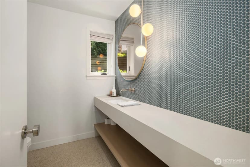 Property photo for 1514 Shenandoah Drive E, Seattle photo 31