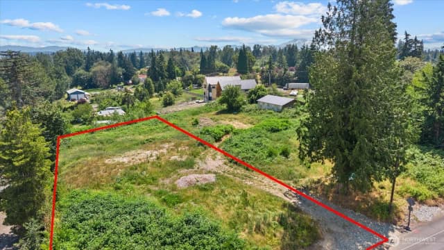 Property photo for 1701 112th Avenue E, Edgewood photo 3