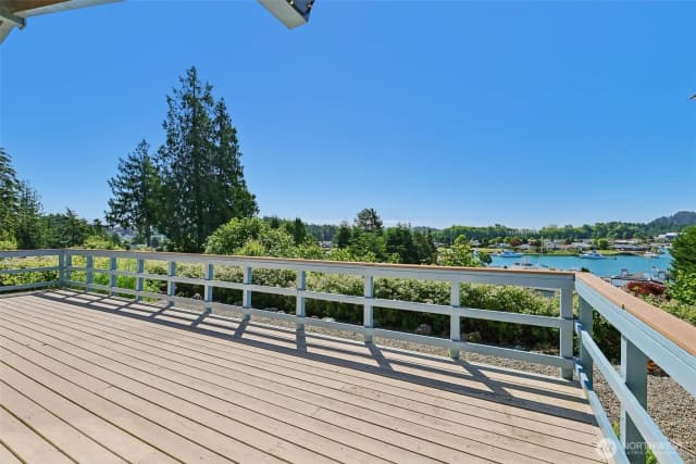 Property photo for 224 Skagit Way, La Conner photo 4