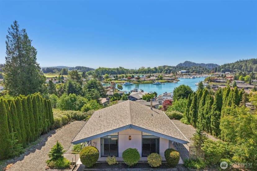 Property photo for 224 Skagit Way, La Conner