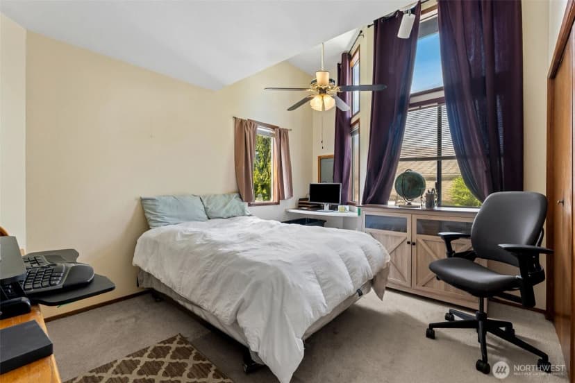 Property photo for 2407 Se 8th Place, Renton photo 11