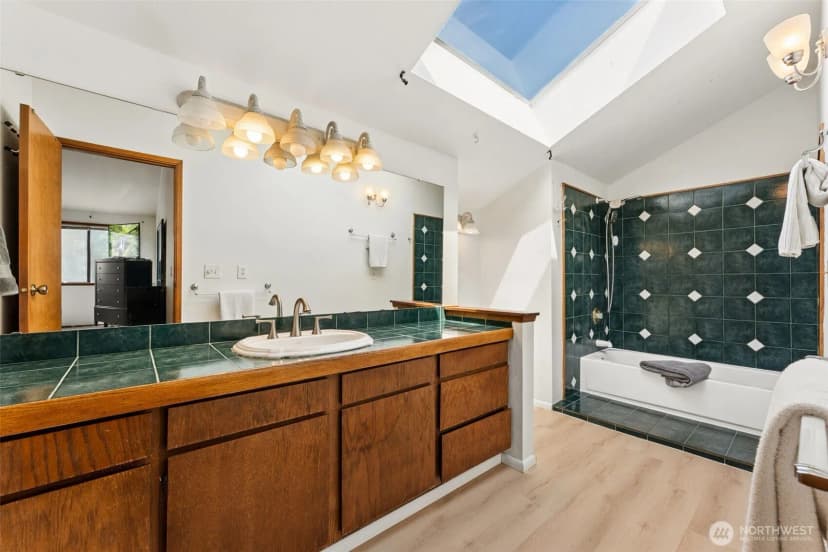 Property photo for 2407 Se 8th Place, Renton photo 14