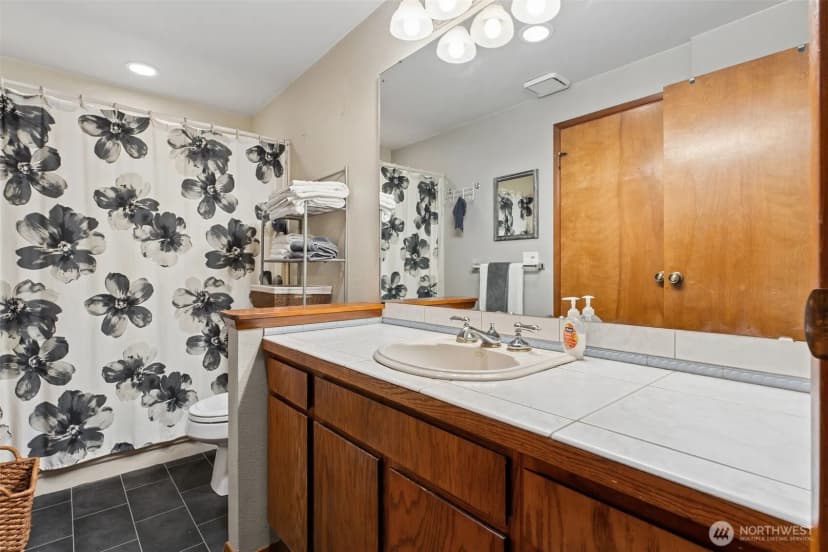 Property photo for 2407 Se 8th Place, Renton photo 10