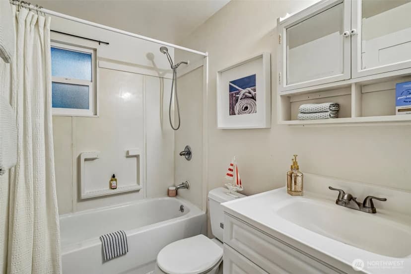 Property photo for 1208 Ne Northgate Way, Seattle photo 18